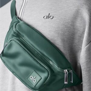 ALO Yoga Women's Belt Bag in Winter Ivy Green